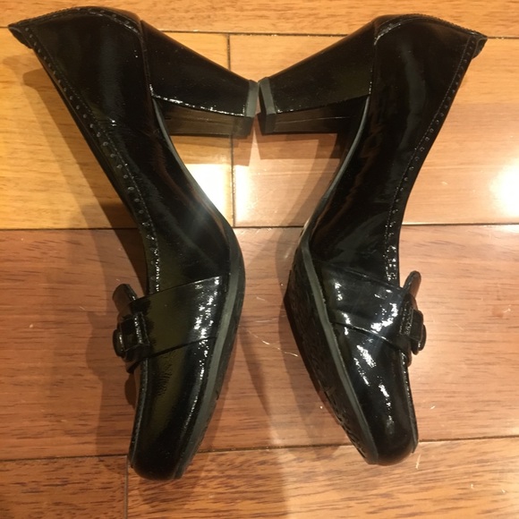 Clarks Women Chunky Heel Shoes - Picture 2 of 6